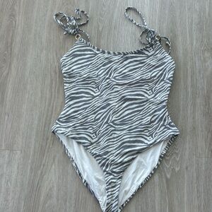 Dippin Daisy’s One Piece Swimsuit high-banded Gray white Women’s Large